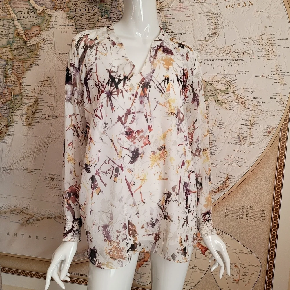 Cabi Goddess Blouse Ivory V-neck multi color long sleeve cuff abstract artsy S - Picture 9 of 10